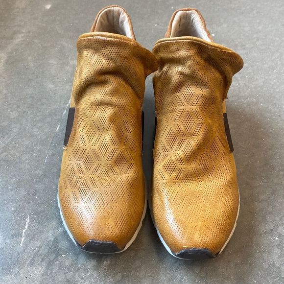 🔥Miz Mooz Ankle Booties, Low Wedge, Brown Leather, EUC! - US8.5🔥 - Picture 2 of 12